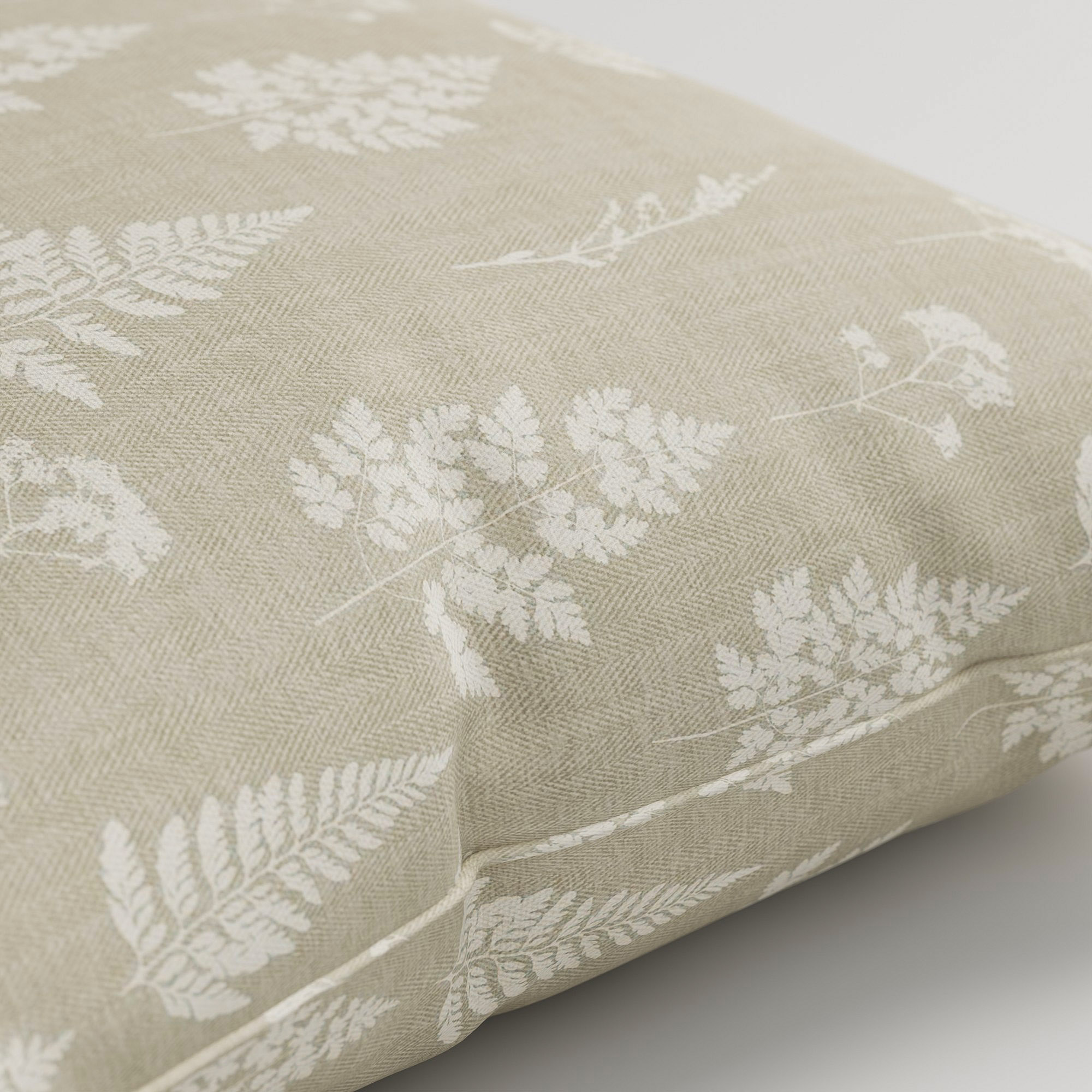 Emily Bond Tynesfield Linen Cushion - Image 3